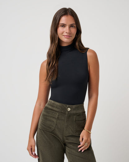 TravisMathew | Captivate Mock Neck Top - Black